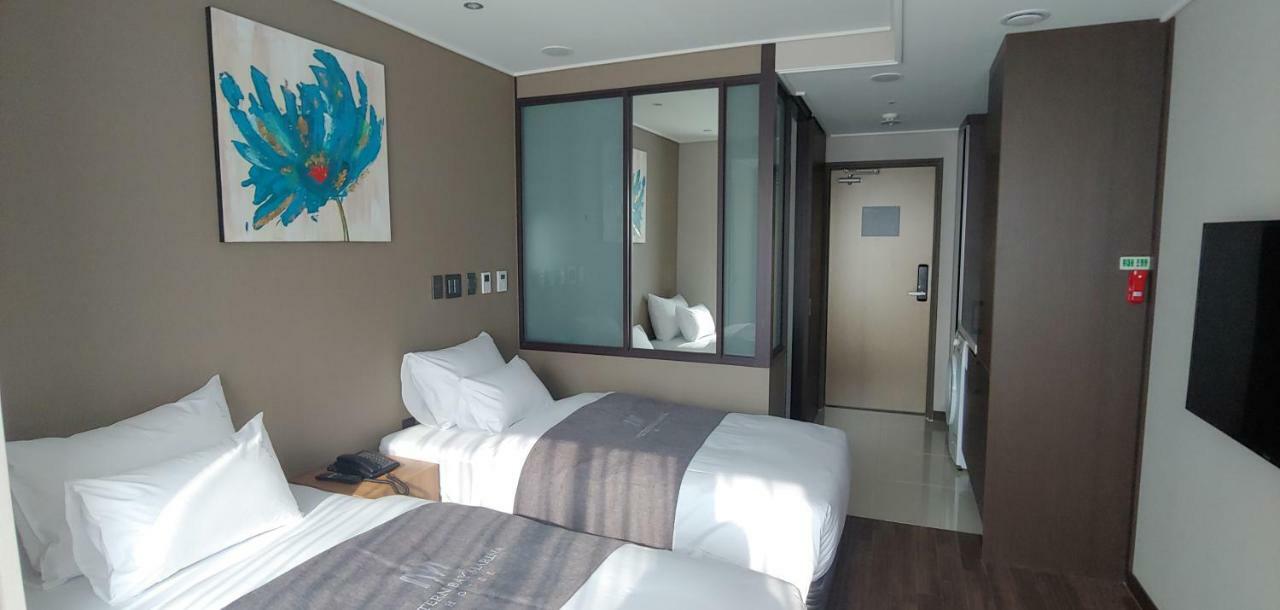 Western Bay Marina Hotel 平沢市 エクステリア 写真